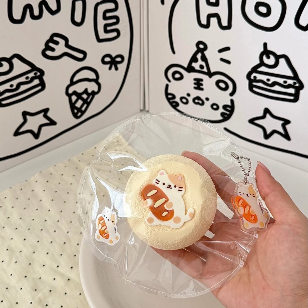 170056 Homie Studio Baguette Kitten Round Toast (Soft Cheese Clay Texture Series) / 厚米捏捏事务所 法棍小猫圆吐司（软干酪触感系列）