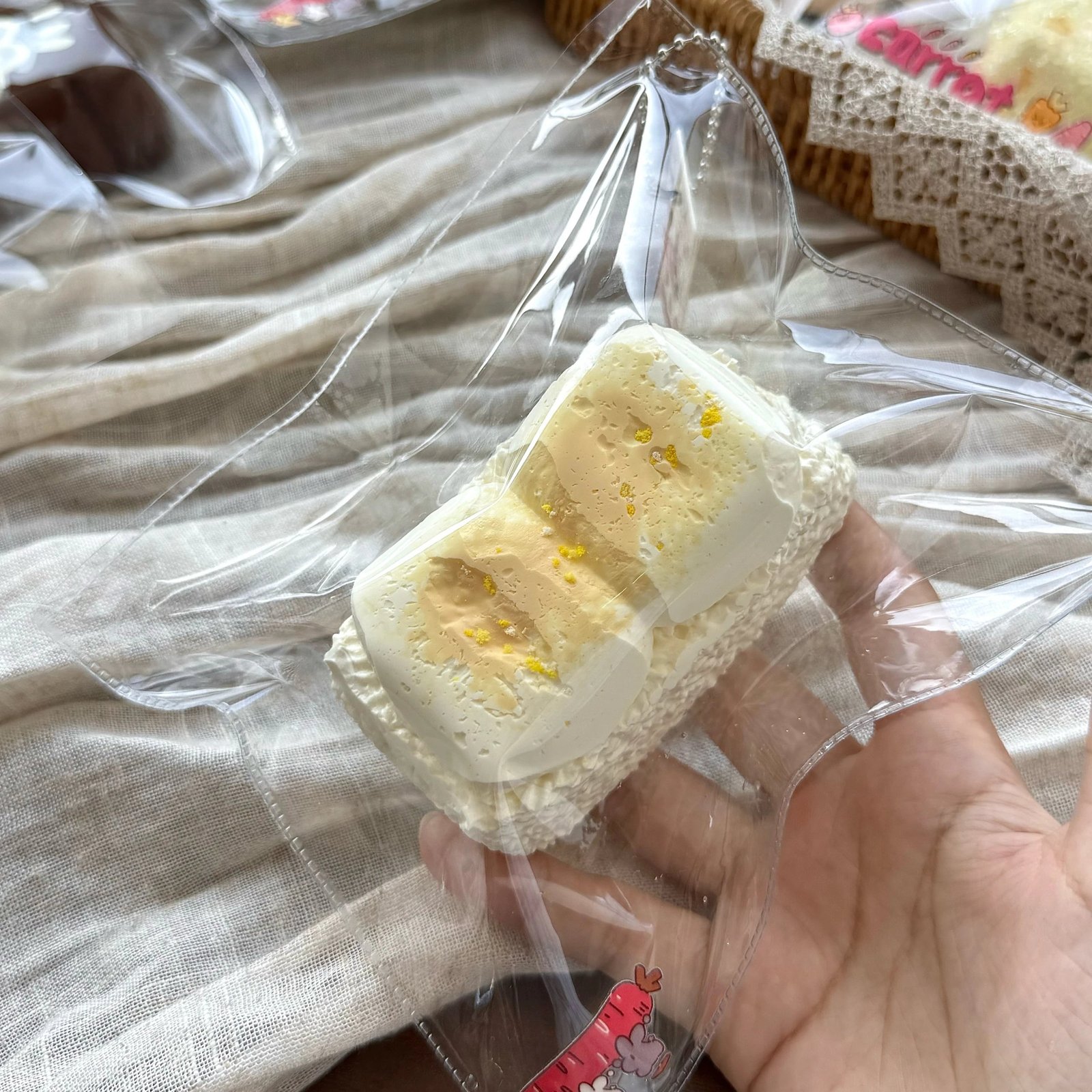 136011 Huluobai Nienie Marshmallow Long Rice Ball (High Ratio Cheese Clay Texture Series) / 胡萝摆捏 棉花糖长饭团(乳酪泥高比例触感系列)