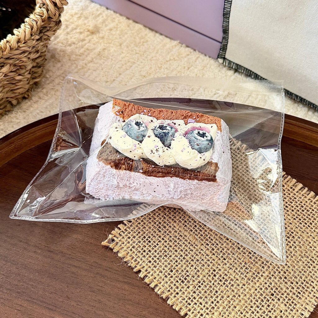 108100 Iced Americano Blueberry Short Toast (Glutinous Cream Texture Series) / 炫一杯冰美式 蓝莓短吐司（糯奶油触感系列）