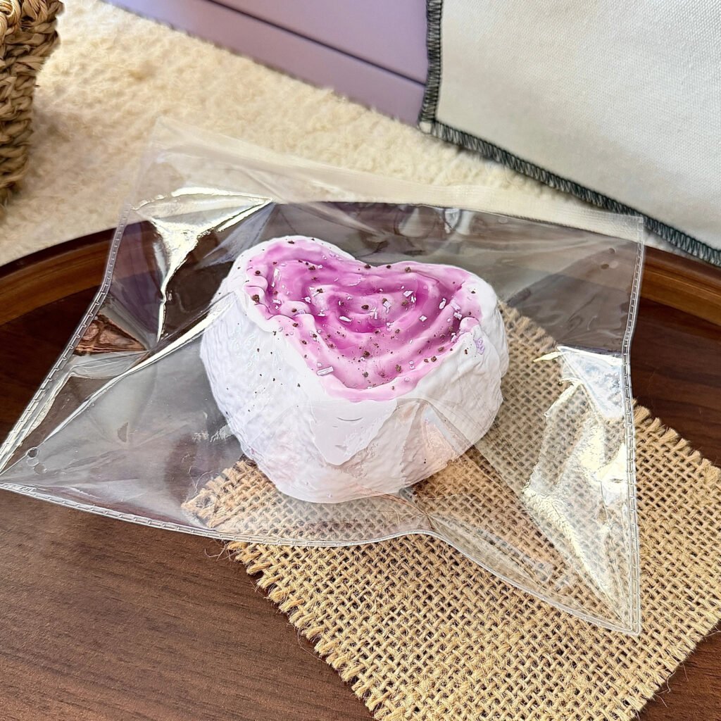108109 Iced Americano Heart Bread (Glutinous Cream Texture Series) / 炫一杯冰美式 爱心面包（糯奶油触感系列）