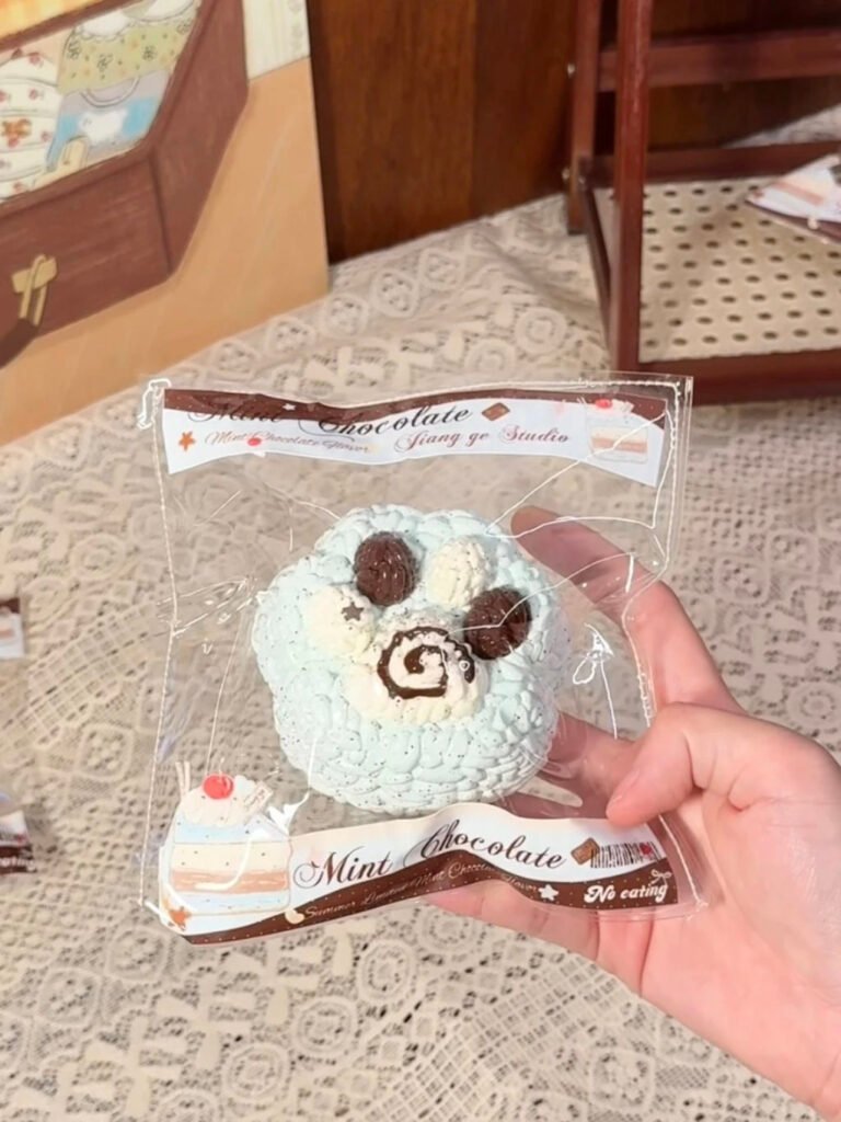 156004 Jiangge Nienie Shop Mint Chocolate Rice Grain Cat Paw / 江舸捏捏Shop 薄巧米粒猫爪
