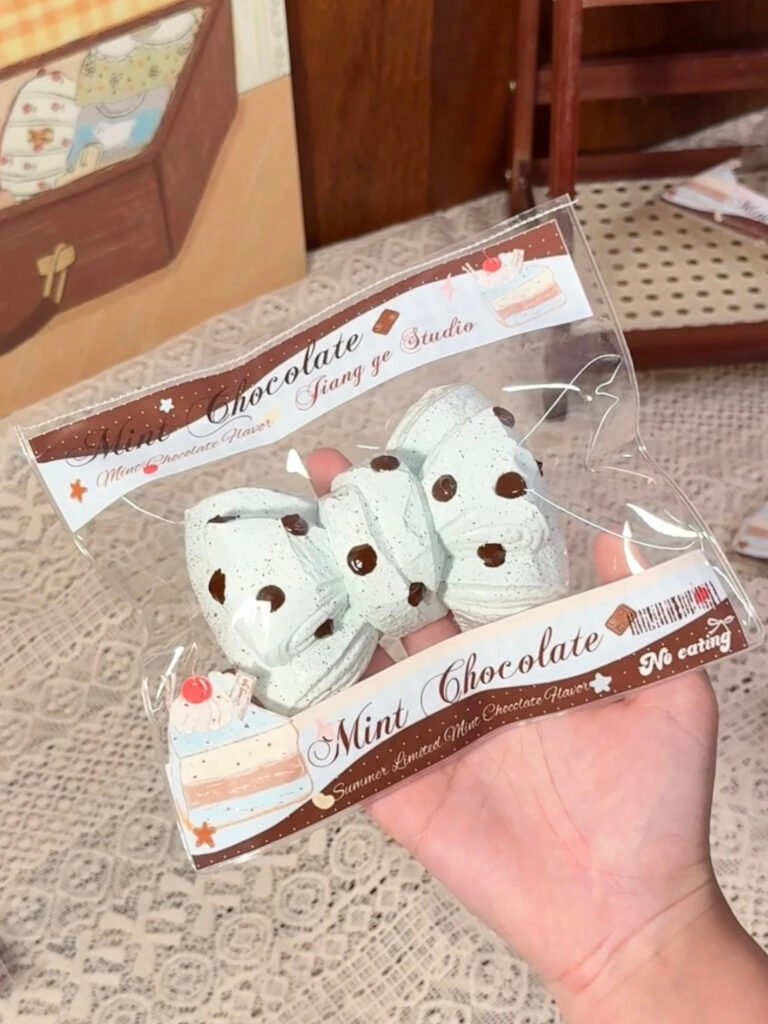 156007 Jiangge Nienie Shop Mint Chocolate Polka Dot Bow / 江舸捏捏Shop 薄巧波点蝴蝶结