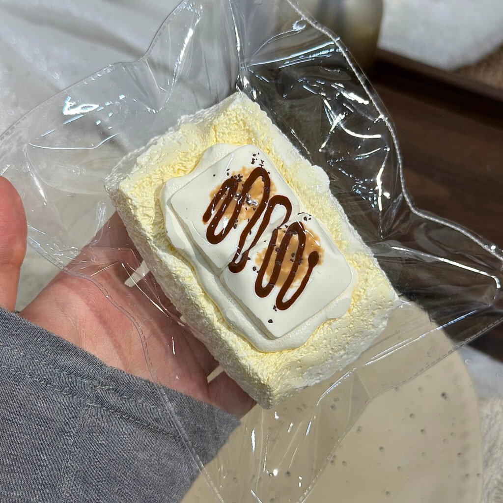 105029 JunBao Chocolate Marshmallow Short Toast (Thick Cream Texture Series) / JunBao 巧克力棉花糖短吐司(厚奶油泥触感系列)