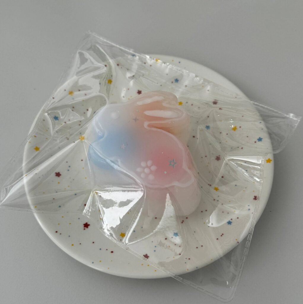 398003 Jixing Gaozhao Solid Bunny Mooncake (Water Cream Texture Series) / 吉星高照 实心兔兔月饼(水奶油触感系列)