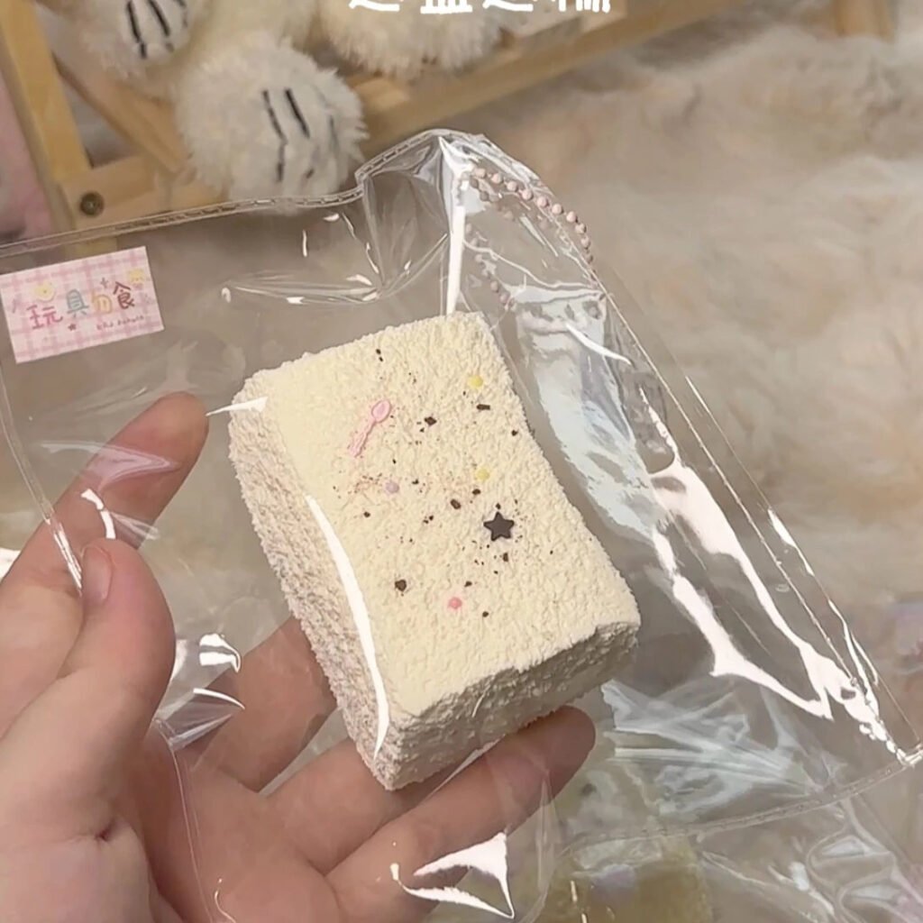 100017 Kakaco Original Mini Toast (Dry Milk Frosting Texture Series) / 烤肉酱kakaco 原味小吐司（干奶霜触感系列）
