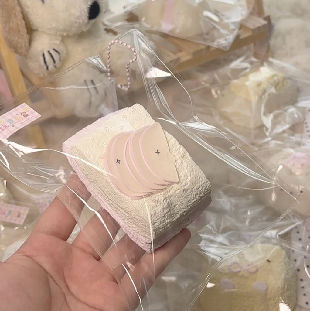 100022 Kakaco Apple Slice Toast (Thick Cream Clay Texture Series) / 烤肉酱kakaco 苹果片吐司(厚奶油烤箱泥触感系列)