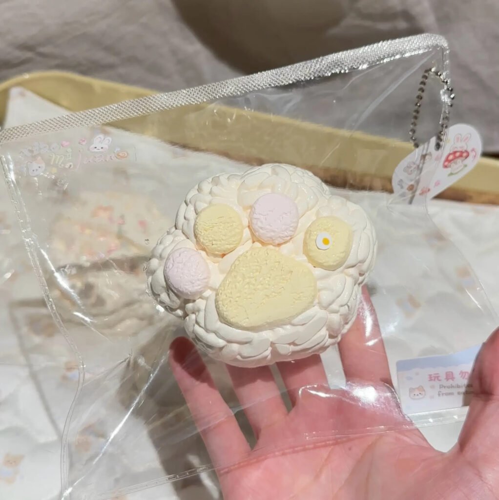 218005 Kaki Ice Cream Cat Paw (Oven-Baked Dry Rice Cake Texture Series) / Kaki アイスクリームねこ肉球 (オーブン焼き乾燥米ケーキ触感シリーズ)