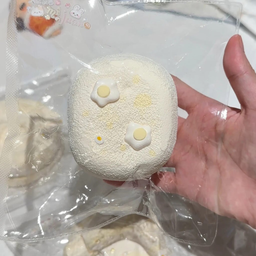 218007 Kaki Egg Mushroom Puffy Rice Cracker (Oven-Baked Dry Rice Cake Texture Series) / Kaki たまごきのこ・ふっくら米せんべい (オーブン焼き乾燥米ケーキ触感シリーズ)