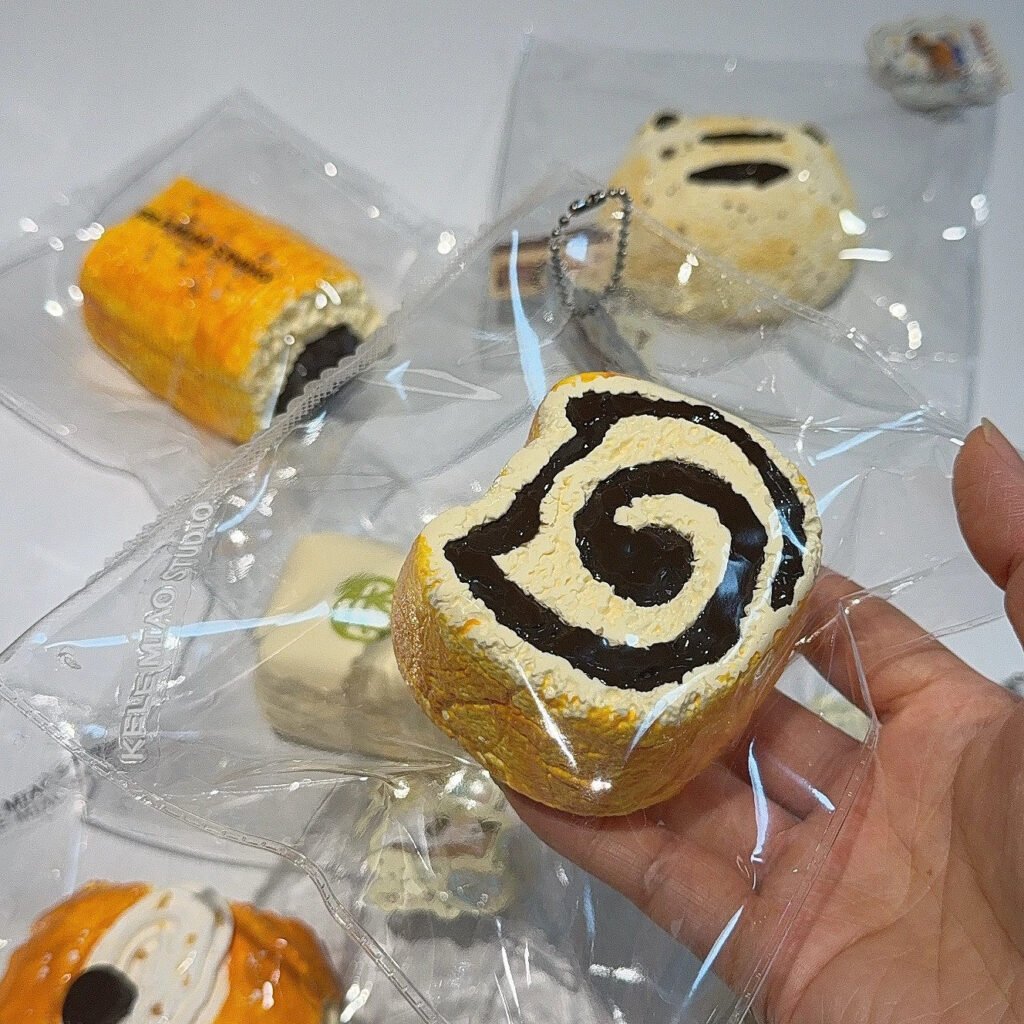 242062 Kele Miao Squishy Roasted Cat-Head Toast (Dry Cream Texture Series) / 可乐妙 炭烤猫头吐司（干奶油触感系列）