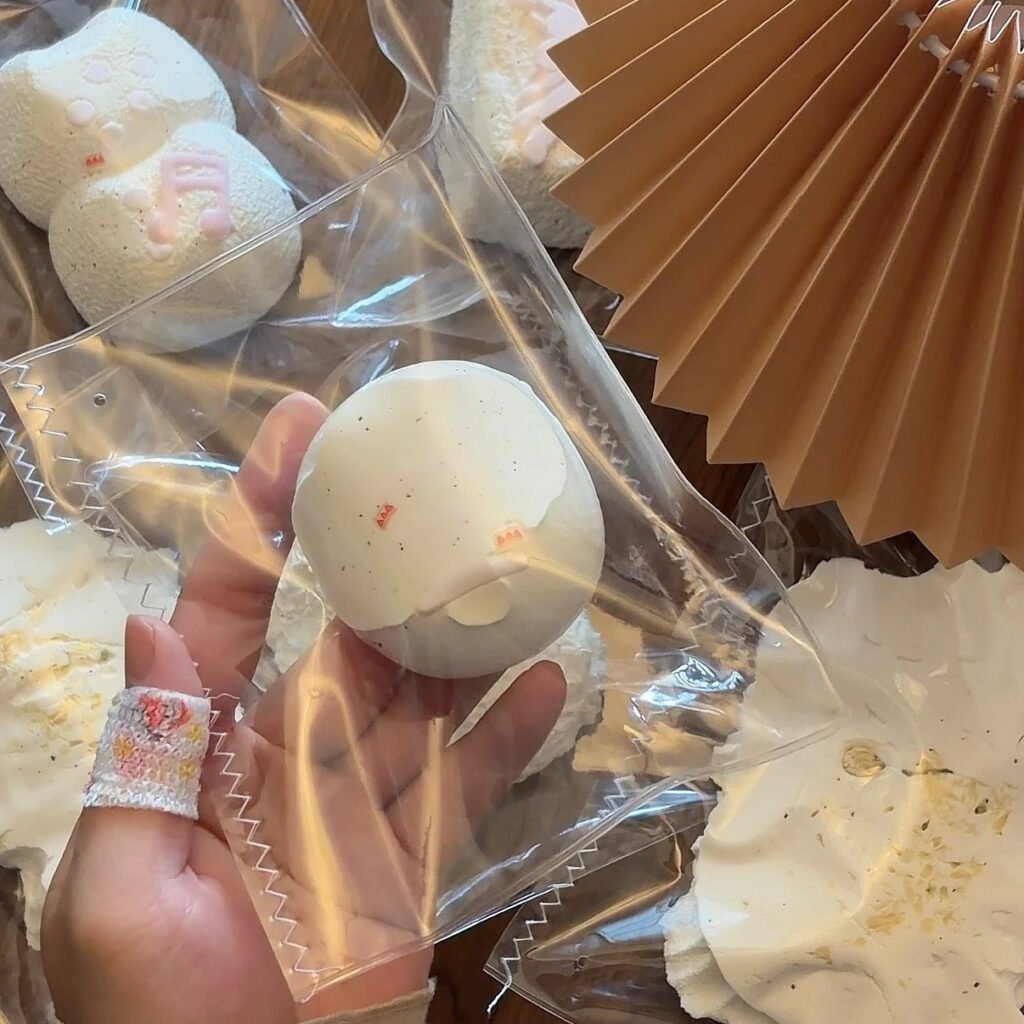 308007 Kelu Strawberry Mini Baguette (Cotton Cream Texture Series) / kelu可露 草莓小法棍（绵奶油触感系列）