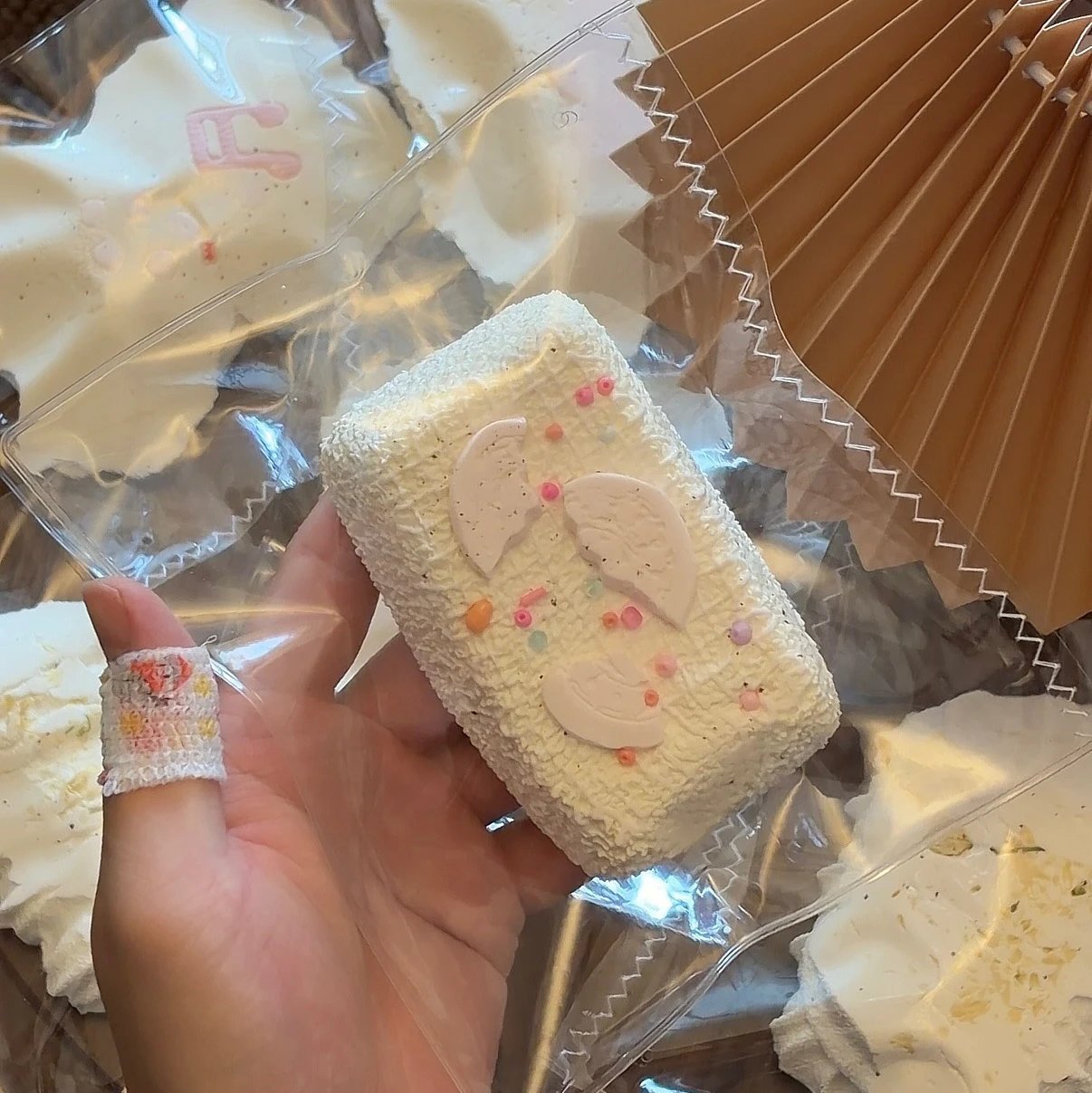 308011 Kelu Strawberry Cookie Long Toast (Cotton Cream Texture Series) / kelu可露 草莓饼干长吐司(绵奶油触感系列)
