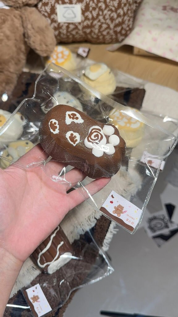 286010 Keonie Chocolate Cat Paw Bar (Cheese Clay Texture Series) / 可O捏 チョコレートねこ肉球バー (チーズクレイ触感シリーズ)