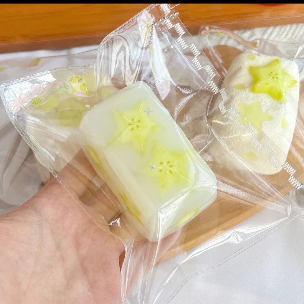89042 Kaka Jiang Squishy Starfruit Frappe (Soft Cream Paste Texture Series) / 咔咔酱捏捏 杨桃星冰乐(软乳膏触感系列)