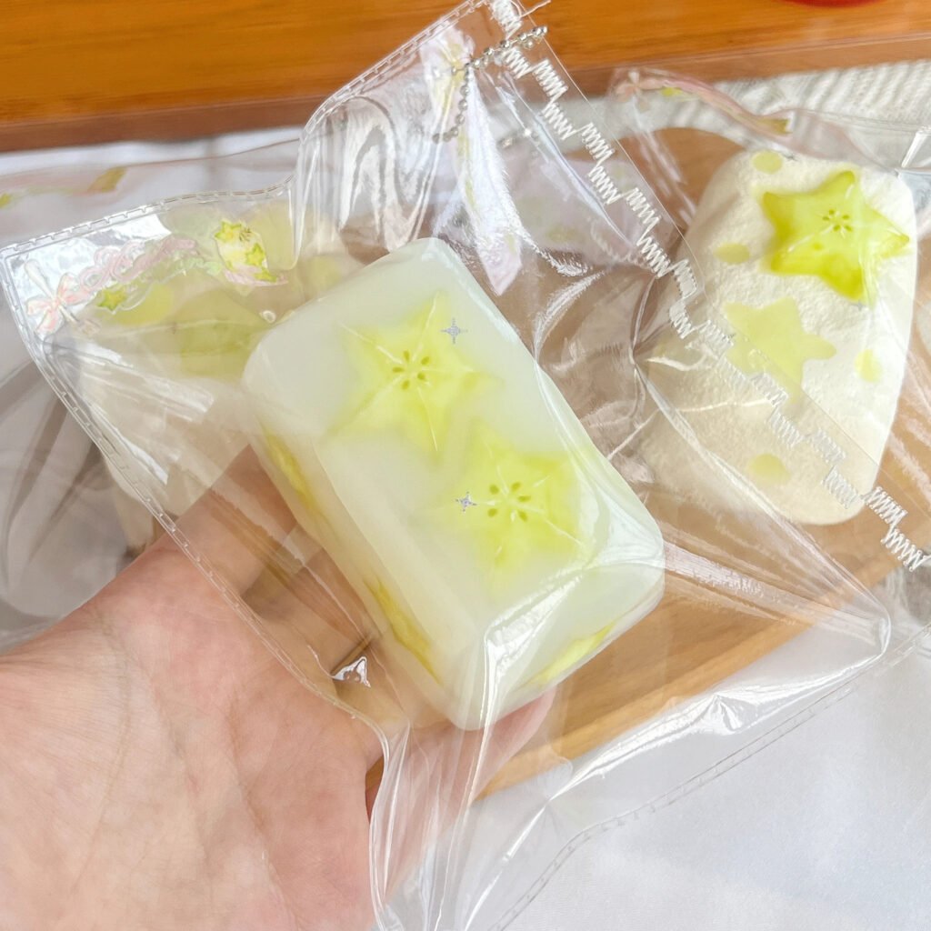 89046 Kaka Jiang Squishy Starfruit Frappe (Dry Cheese Clay Texture Series) / 咔咔酱捏捏 杨桃星冰乐（干奶酪触感系列）