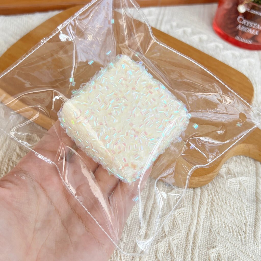89055 Kaka Jiang Squishy Fluffy Toast Block (Light Cream Clay Texture Series) / 咔咔酱捏捏 绒绒吐司块(轻奶油触感系列)