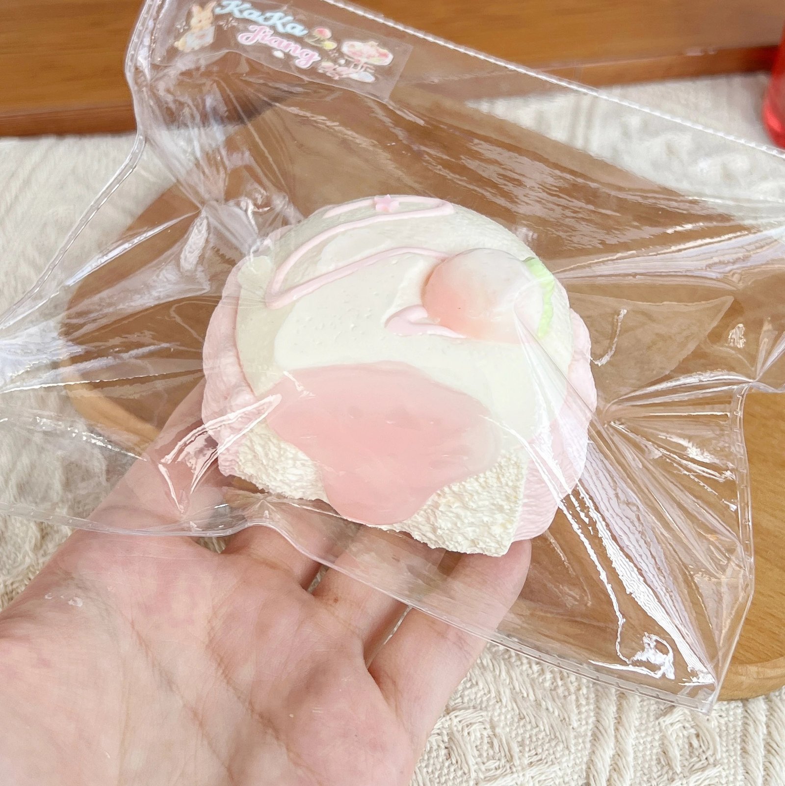 89072 Kaka Jiang Squishy Berry Lava Cocoa (Dry Cheese Clay Texture Series) / 咔咔酱捏捏 莓莓流心可可(干奶酪触感系列)
