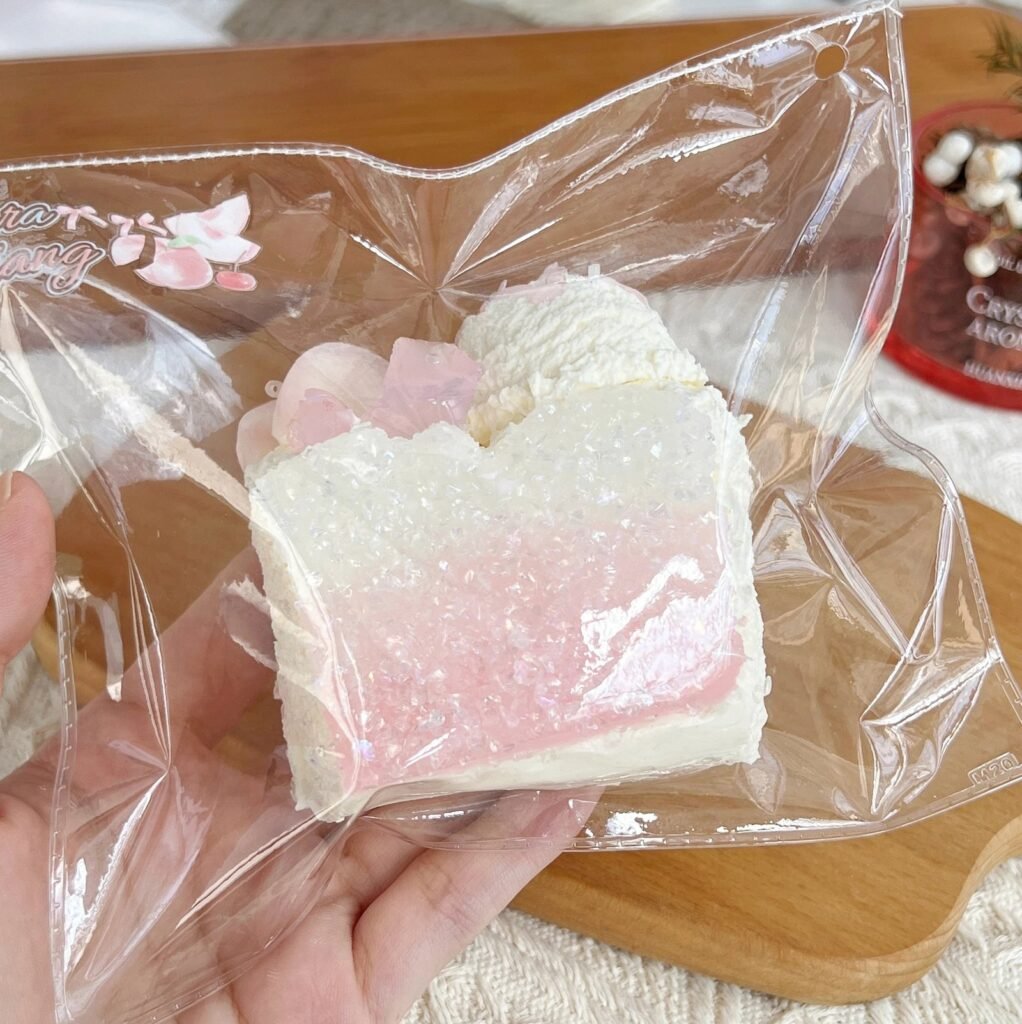 89074 Kaka Jiang Squishy Peach Crushed Ice (Dry Cheese Clay Texture Series) / 咔咔酱捏捏 桃桃碎冰冰（干奶酪触感系列）
