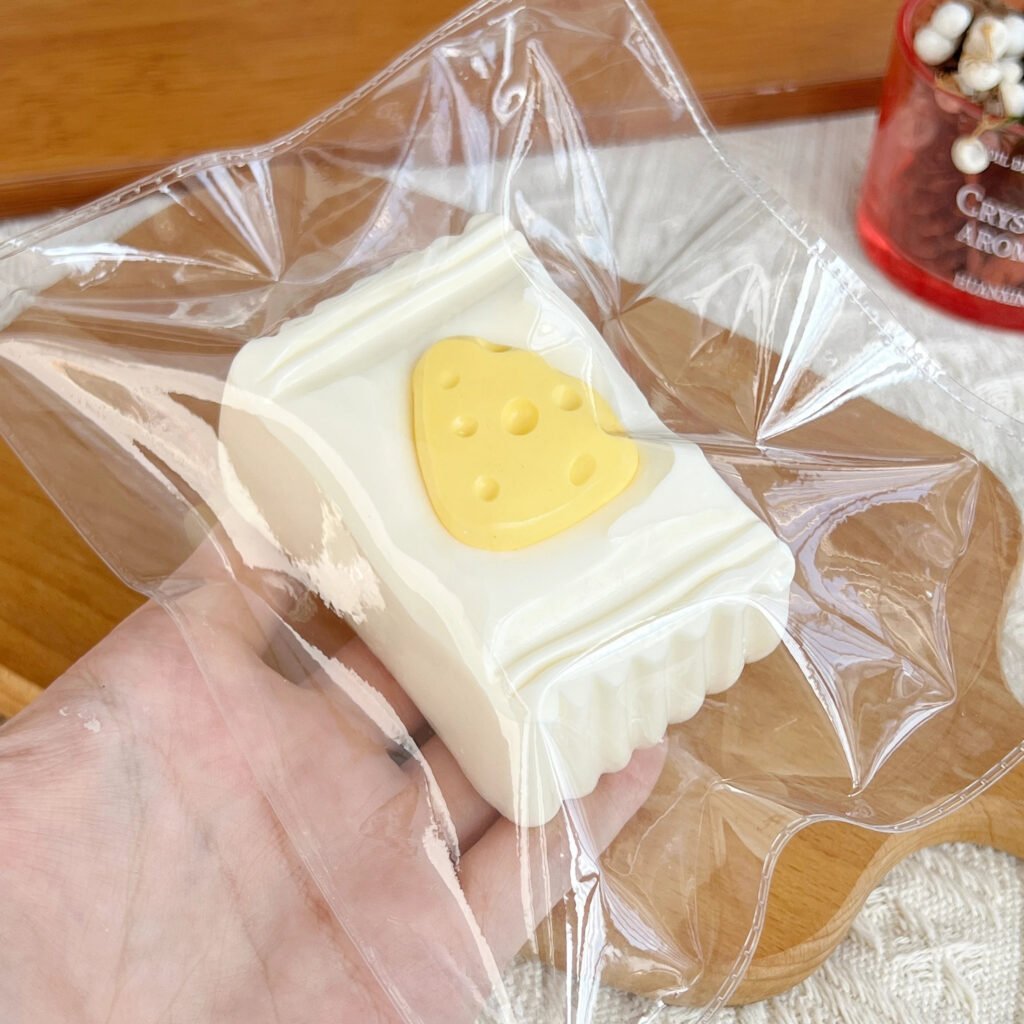 89075 Kaka Jiang Squishy Cheese Candy Bun (Dry Cheese Clay Texture Series) / 咔咔酱捏捏 奶酪糖果包（干奶酪触感系列）