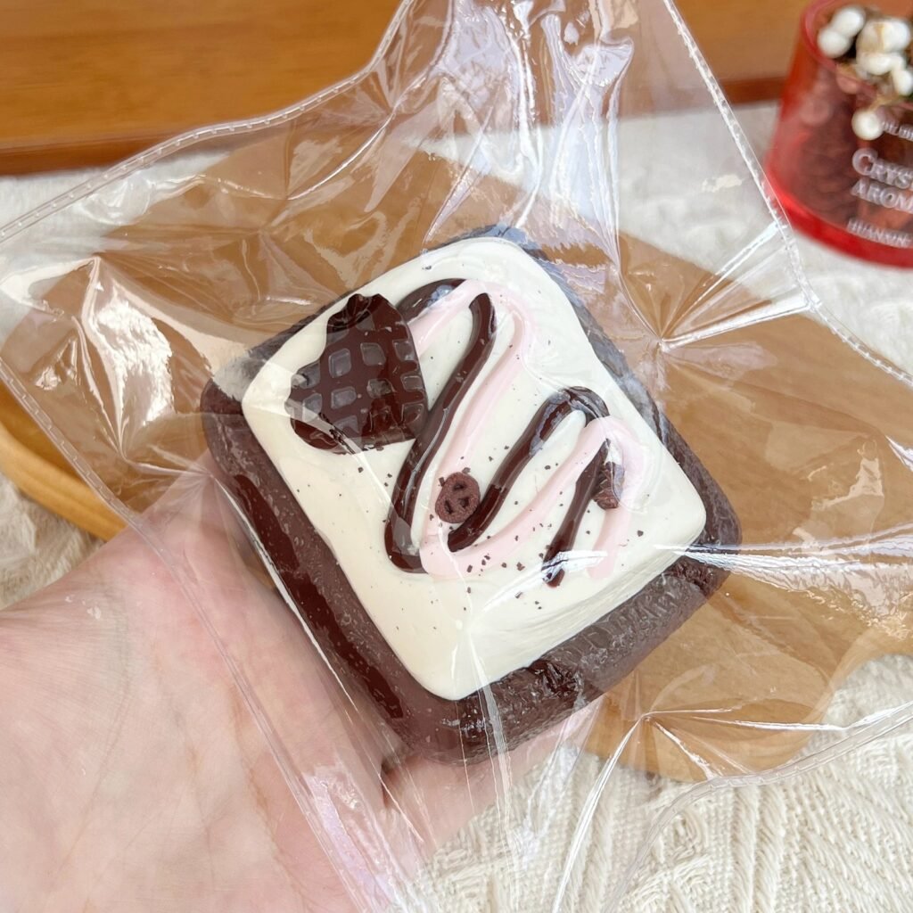 89082 Kaka Jiang Squishy Chocolate Marshmallow (Soft Cream Paste Texture Series) / 咔咔酱捏捏 巧克力棉花糖（软乳膏触感系列）