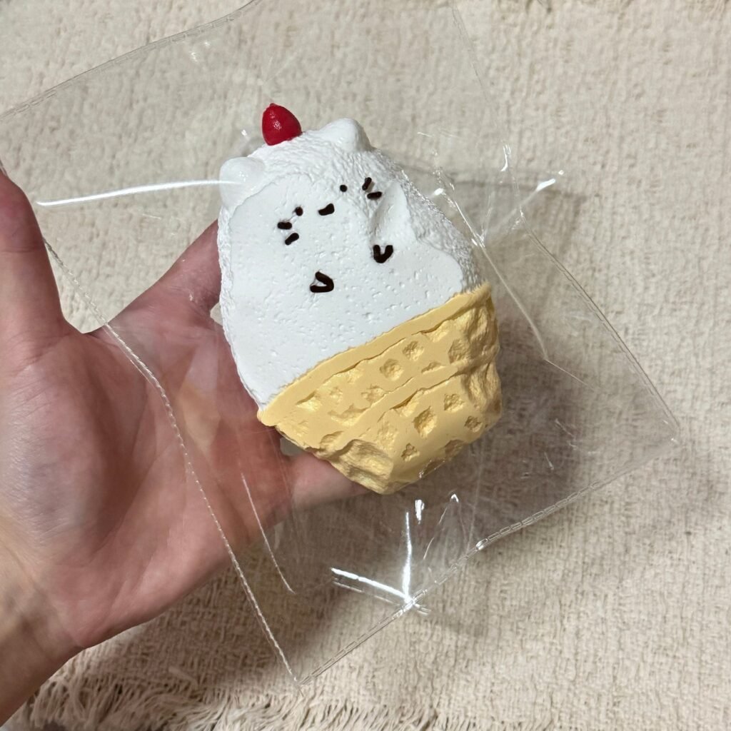 357004 Kaola Nienie Kitty Ice Cream (Milk Cream Clay Texture Series) / 考拉捏捏 小咪冰淇淋（乳膏泥触感系列）