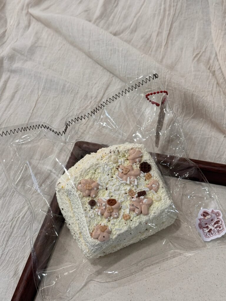 99009 Lady Deng Grassland Cow Triple-Layer Large Toast (Dry Cream Texture Series) / Lady Deng 草原牛三層ラージトースト（ドライクリーム触感シリーズ）