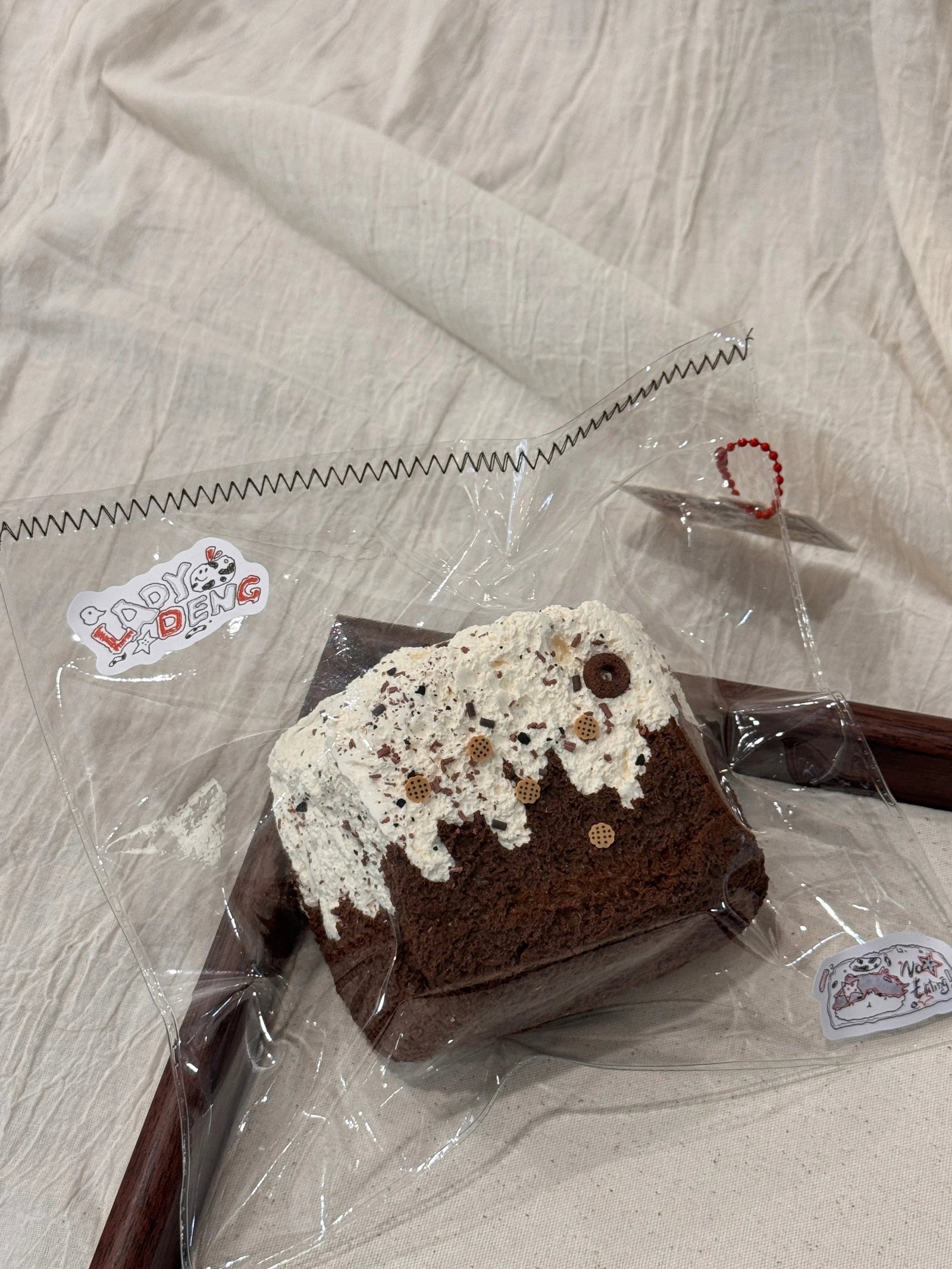 99011 Lady Deng Snow-Topped Coffee Triple-Layer Large Toast (Dry Cream Texture Series) / Lady Deng 雪帽コーヒー三層ラージトースト(ドライクリーム触感シリーズ)