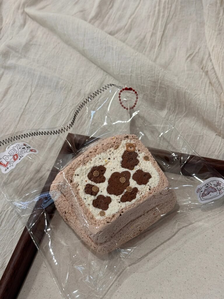 99012 Lady Deng Original Cow Triple-Layer Large Toast (Dry Cream Texture Series) / Lady Deng オリジナル牛三層ラージトースト（ドライクリーム触感シリーズ）