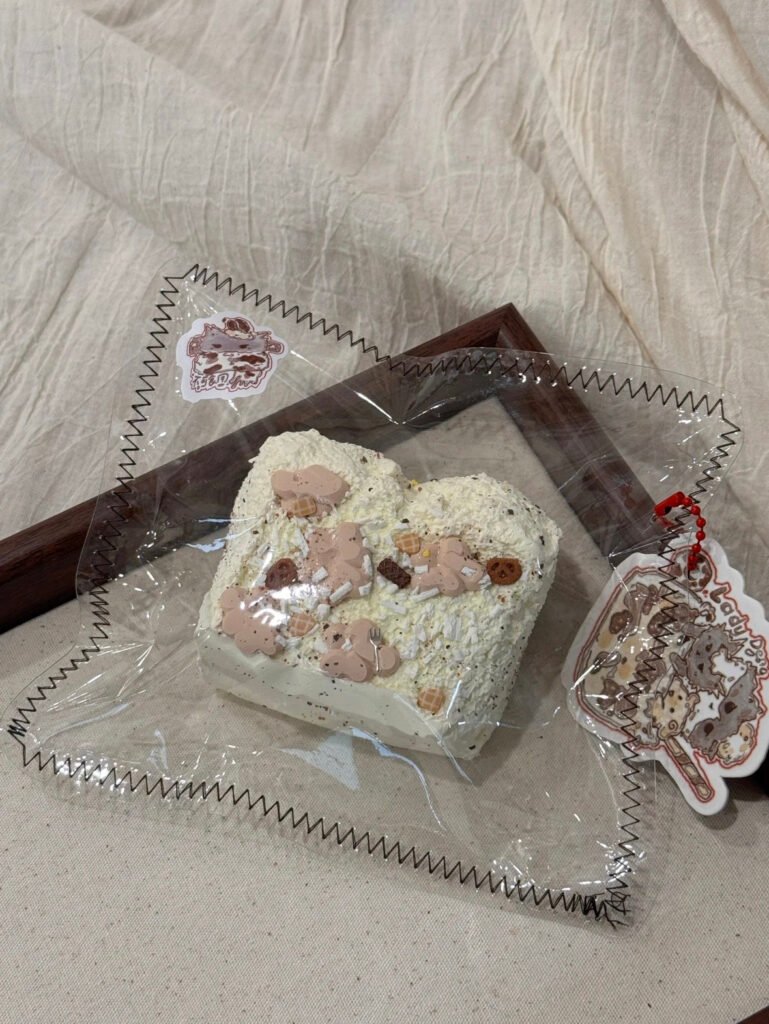 99019 Lady Deng Grassland Cow Double-Layer Mini Q Toast (Dry Cream Texture Series) / Lady Deng 草原牛二層ミニQトースト（ドライクリーム触感シリーズ）