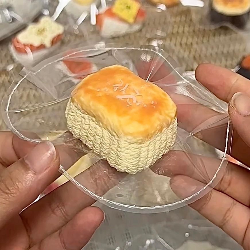 394016 Leezi & Stella Coconut Mini Cake (Frozen Cheese Texture Series) / 栗子栗子星 椰香小蛋糕(冻奶酪触感系列)
