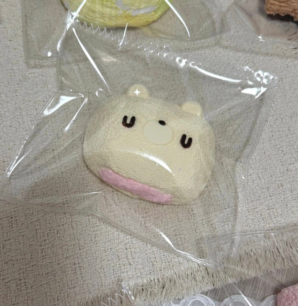 369002 Lili Komachi Strawberry-Filled Milk Bear Bun / 栗栗小町 草莓夹心奶熊包