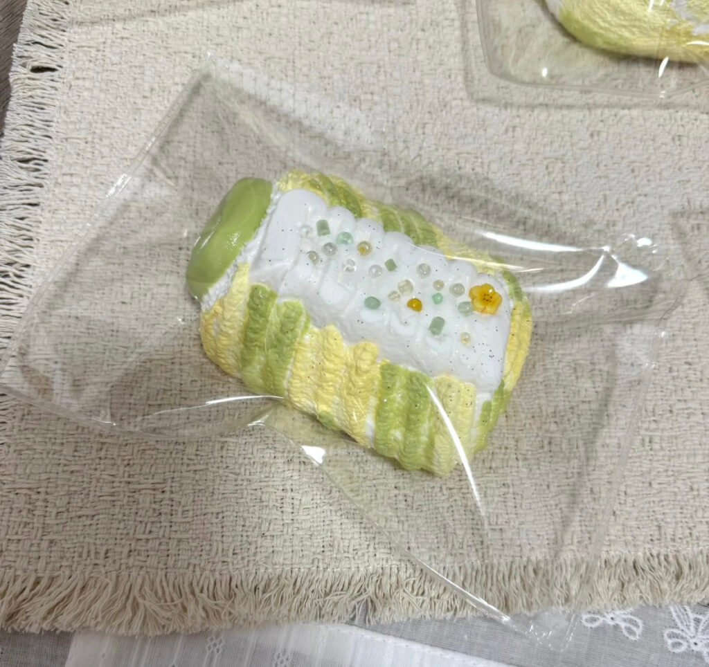 369007 Lili Komachi Melon Milk Cake Roll / 栗栗小町 蜜瓜奶糕卷