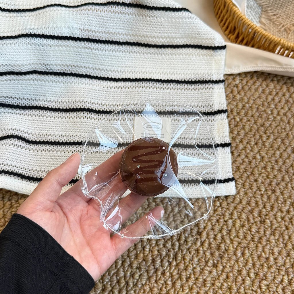 423005 Lucky Maruko Mini Chocolate Macaron (Cream Cheese Clay Texture Series) / lucky小丸子 巧克力马卡龙(小)(乳酪泥触感系列)