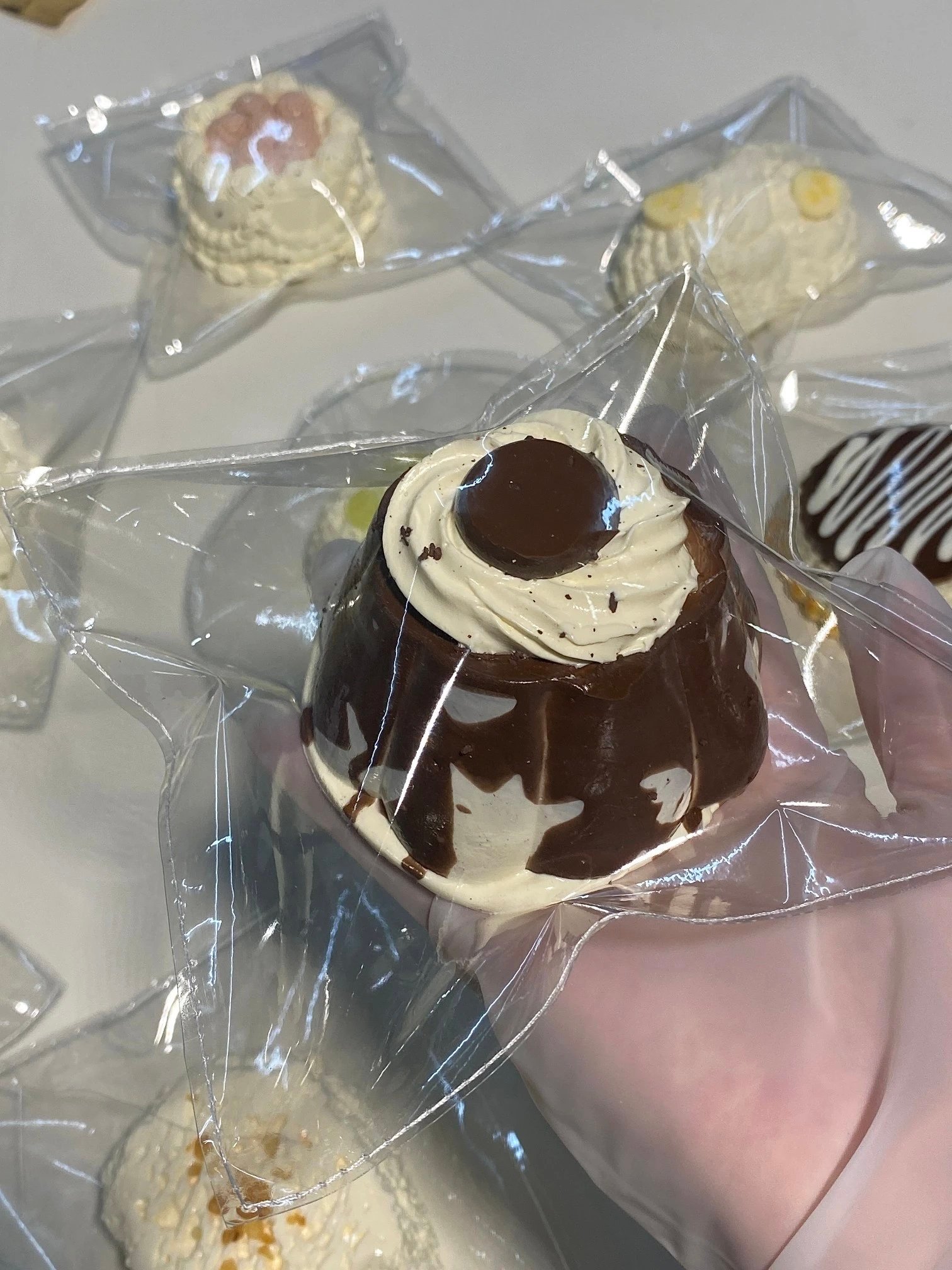 353000 Liaoli Shu Shifu Chocolate Snow-Capped Pudding (Watery Texture Series) / 料理鼠师傅 巧克力雪顶布丁(水感手感系列)