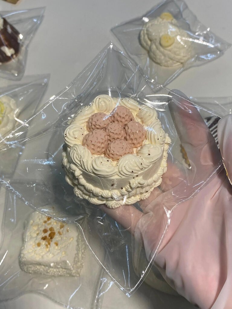 353001 Liaoli Shu Shifu Strawberry Cake (Watery Texture Series) / 料理鼠师傅 草莓蛋糕（水感手感系列）
