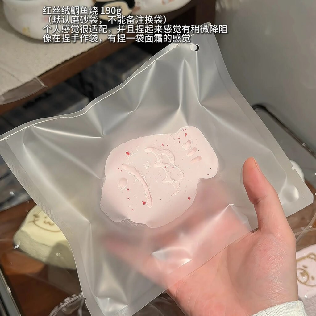 340002 Lutra Red Velvet Taiyaki / Lutra レッドベルベットたい焼き