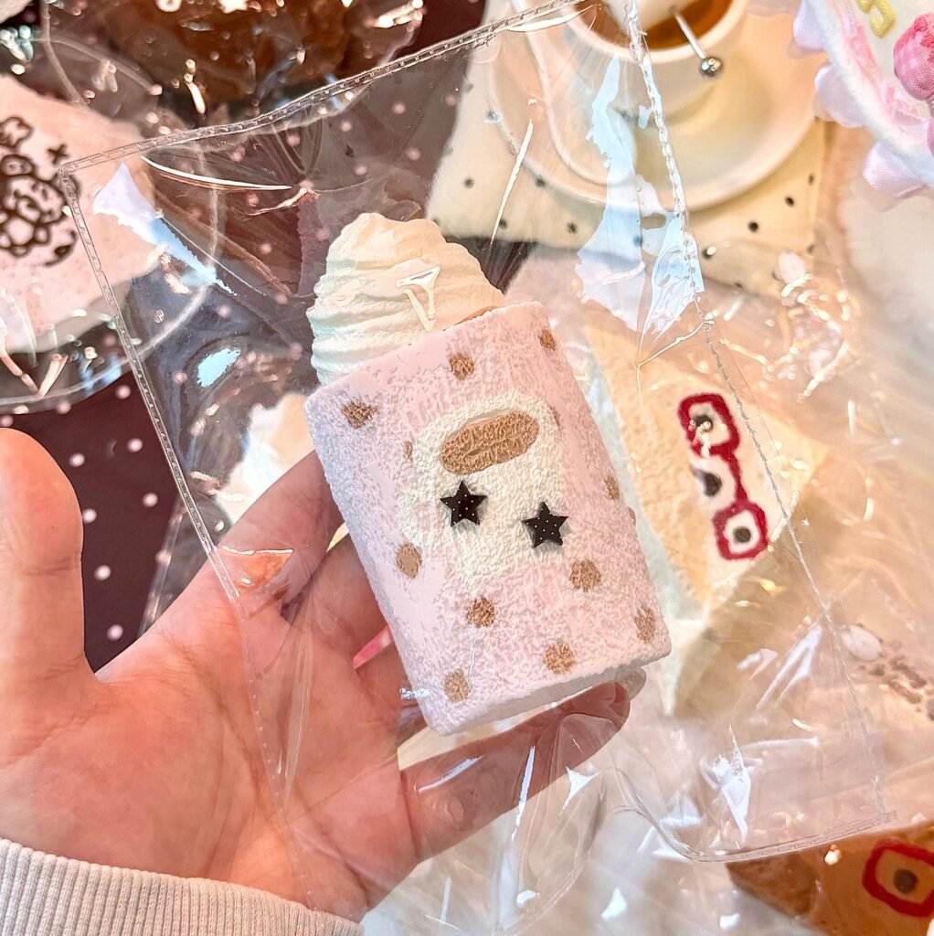 150009 LyingLamb Polka Dot Snowcap Marshmallow (Sticky Clay Texture Series) / 躺躺小羊 波点雪顶棉花糖（黏糊泥触感系列）
