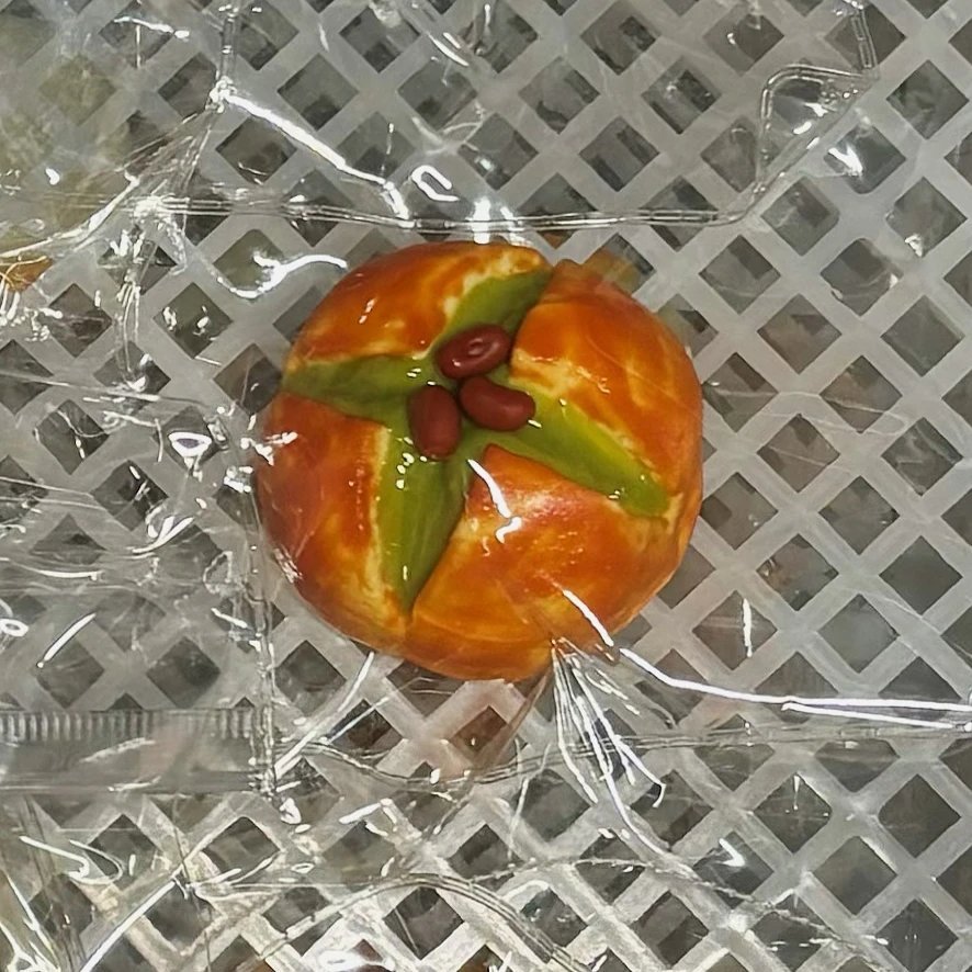 410000 Mantou Squishy Matcha Red Bean Flower Pastry - Cosmetic Defect (Slightly Resistant Texture Series) / 馒头捏 抹茶红豆开花酥（外观瑕疵）（稍阻触感系列）