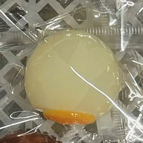 410016 Mantou Squishy Mango Mochi - Cosmetic Defect (Dry Cheese Clay Texture Series) / 馒头捏 芒果麻薯（外观瑕疵）（干酪泥触感系列）