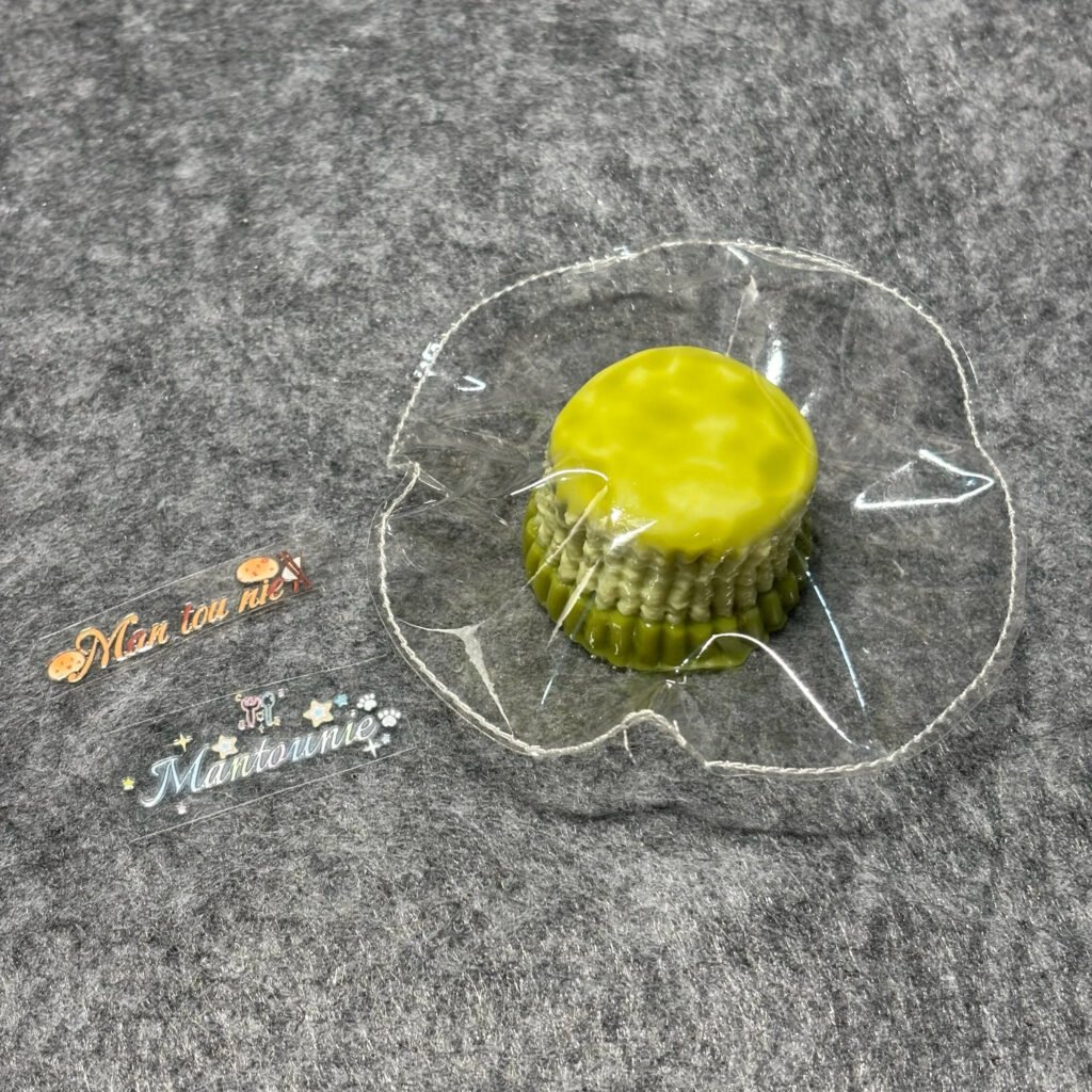 410033 Mantou Squishy Matcha Pudding Hat (Soft Cheese Clay Texture Series) / 馒头捏 抹茶布丁帽(软干酪触感系列)
