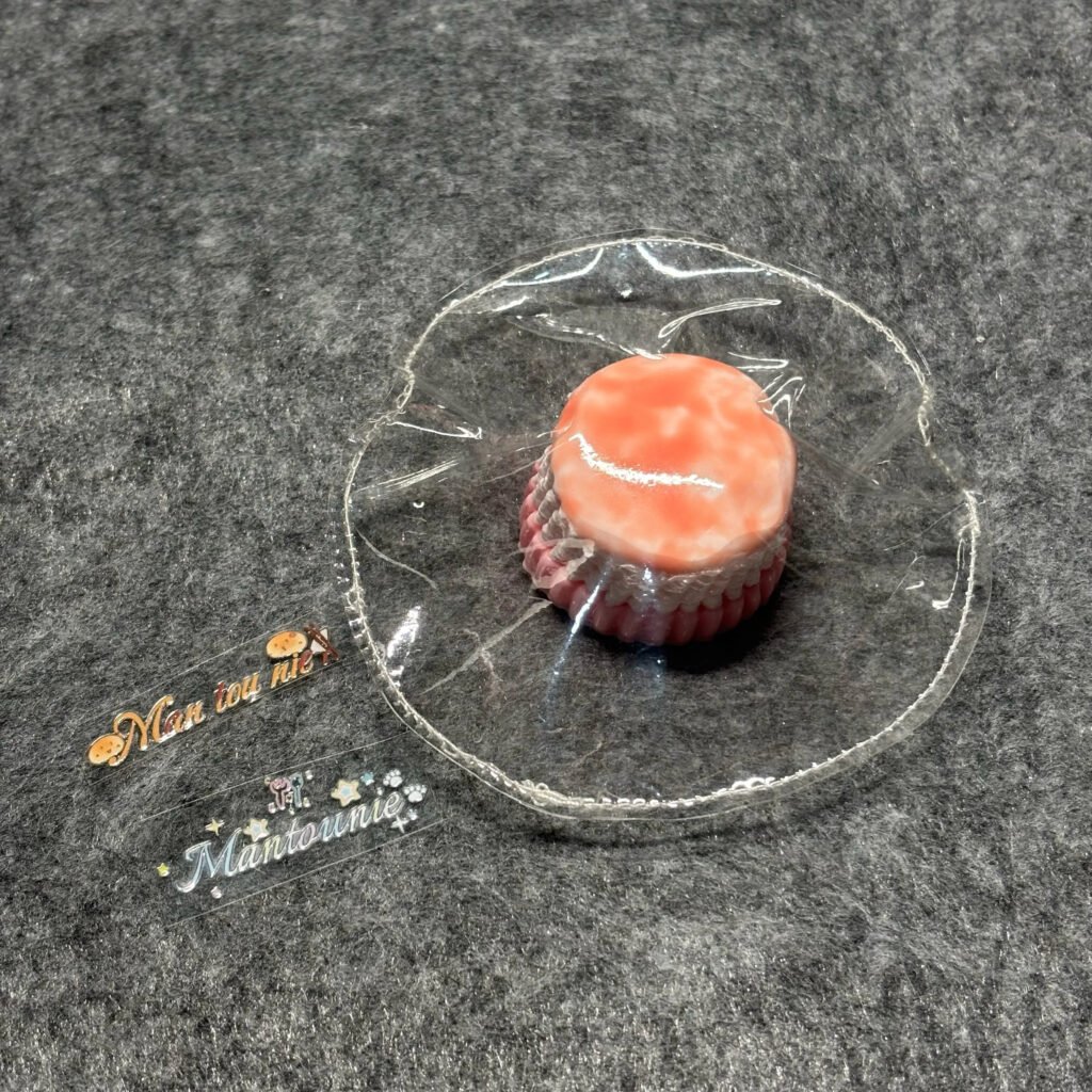 410034 Mantou Squishy Peach Pudding Hat (Soft Cheese Clay Texture Series) / 馒头捏 蜜桃布丁帽(软干酪触感系列)