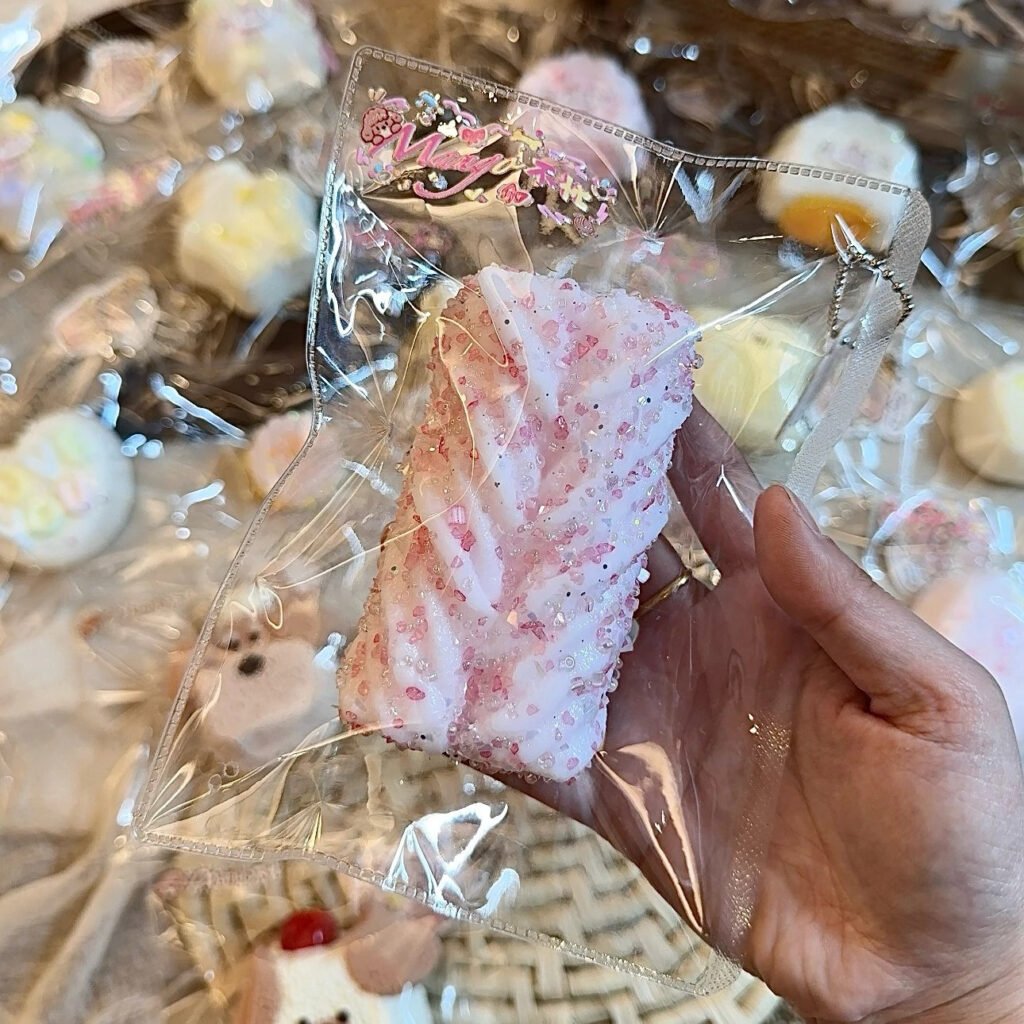 253020 Mango Bumang Peach Cream Bar (Cotton Cream Clay 2.0 Texture Series) / Mango不忙 蜜桃奶油条（绵奶油泥2.0触感系列）