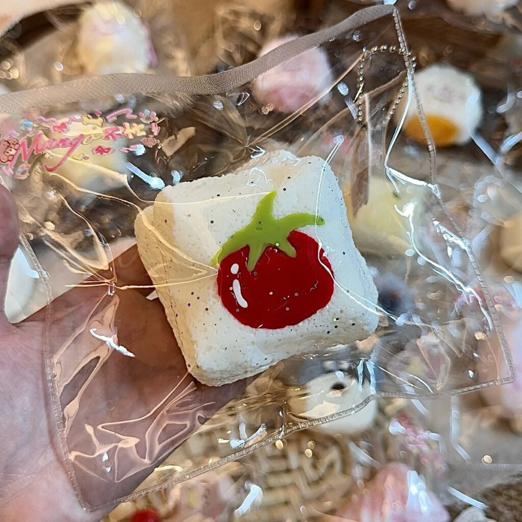 253023 Mango Bumang Tomato Pillow (Cotton Cream Clay 2.0 Texture Series) / Mango不忙 番茄抱枕(绵奶油泥2.0触感系列)