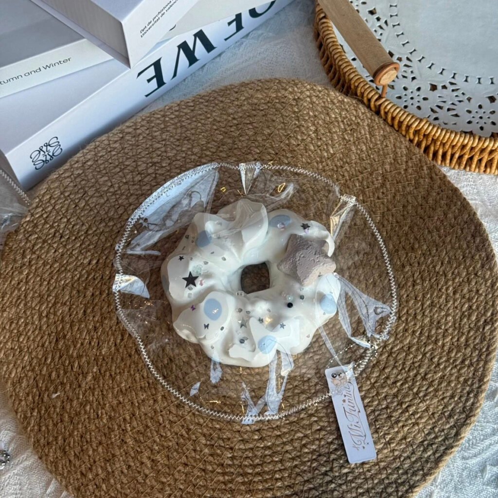 271019 Mifu Nini Blue and White Polka Dot Scrunchie (Cloud Cream Texture Series) / 米浮泥泥 蓝白波点发圈(云奶油触感系列)