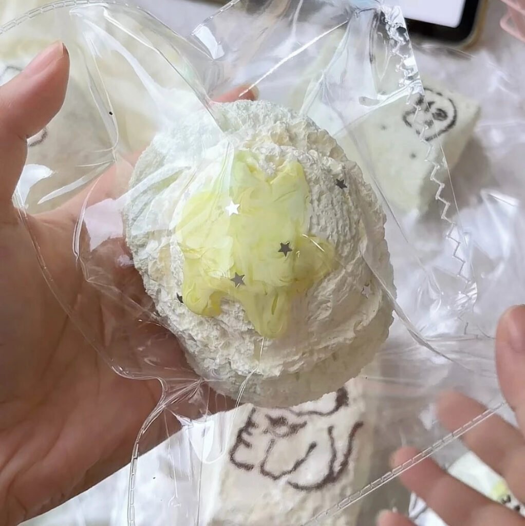 356009 Yizhi Mimi Apple Sauce Ice Cream Knitted Senbei / 一只米咪 苹果酱冰淇淋针织仙贝