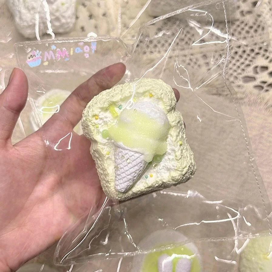 256010 MMiao Studio Ice Cream Toast (Green Apple Texture Series) / MMiao studio 冰淇淋吐司（青苹果触感系列）