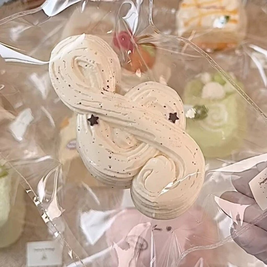 302007 MRCK Music Note Mille Crepe (Wet Cheese Clay Texture Series) / 毛绒创可捏 音符千层(湿酪泥触感系列)