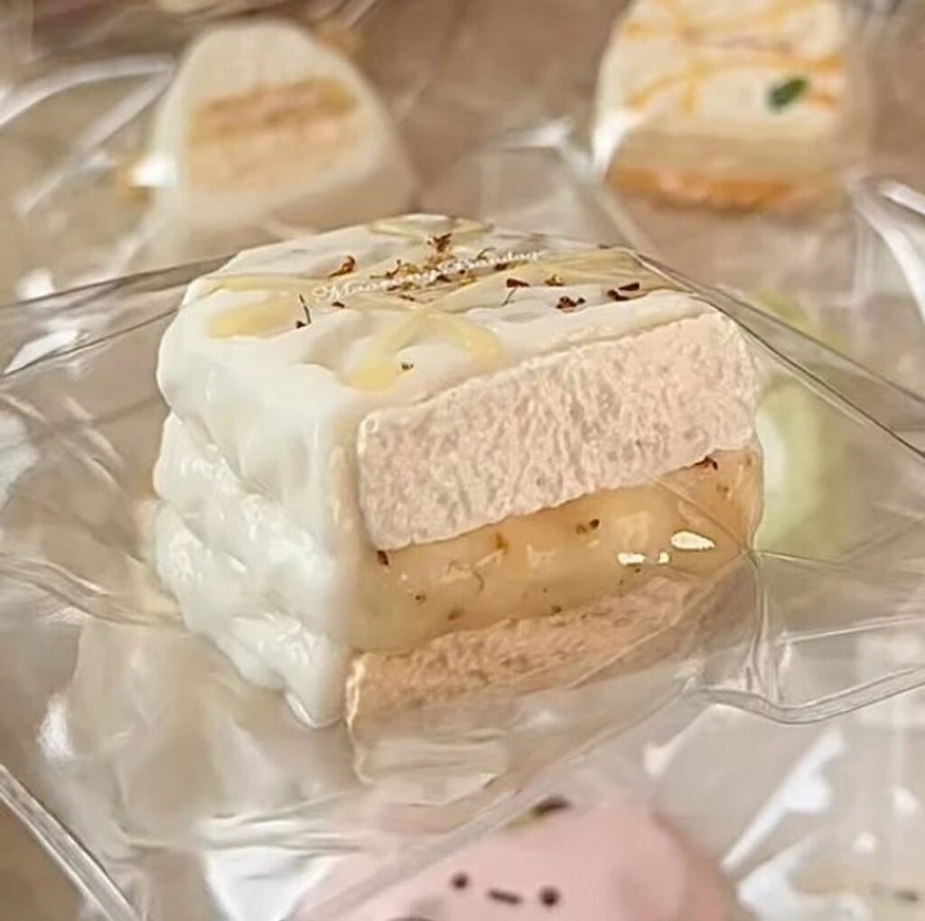 302013 MRCK Osmanthus Sauce Filled Pie (Glutinous Cream Texture Series) / 毛绒创可捏 淋酱桂花夹心派(糯奶油触感系列)