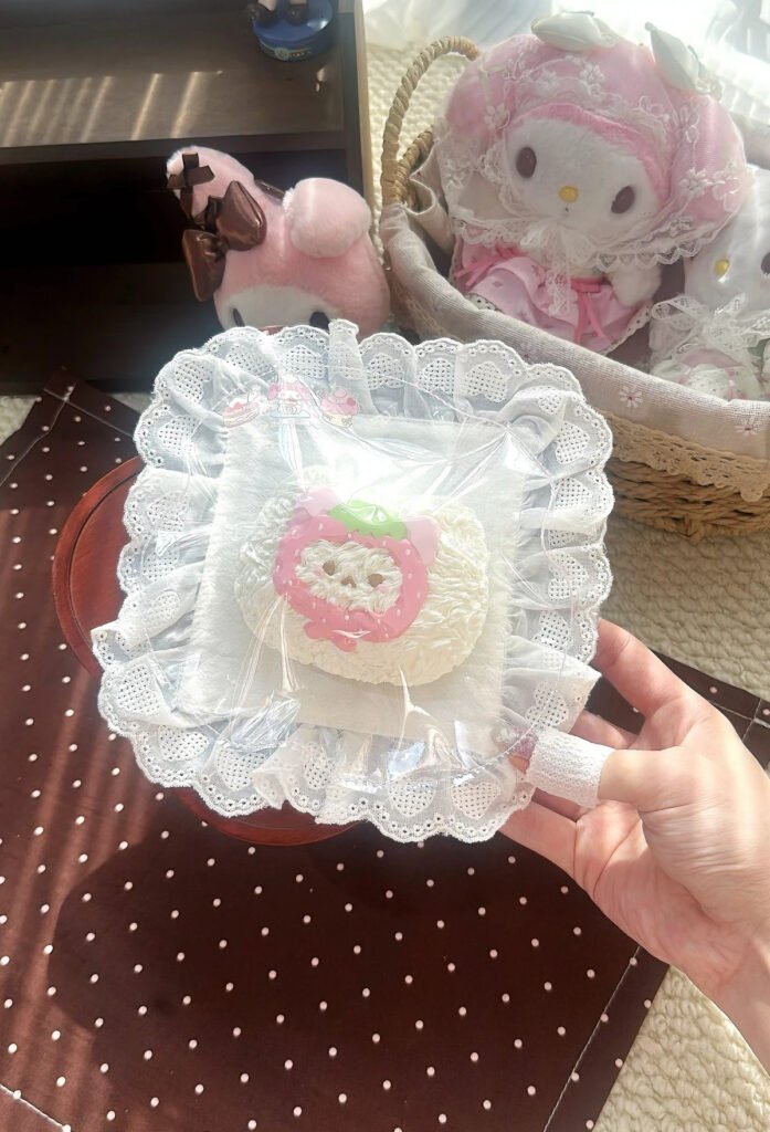 69008 Naiyiii Squishy Strawberry Cat Head (Yogurt Clay Texture Series) / Naiyiii的捏 草莓猫猫头（酸奶泥触感系列）