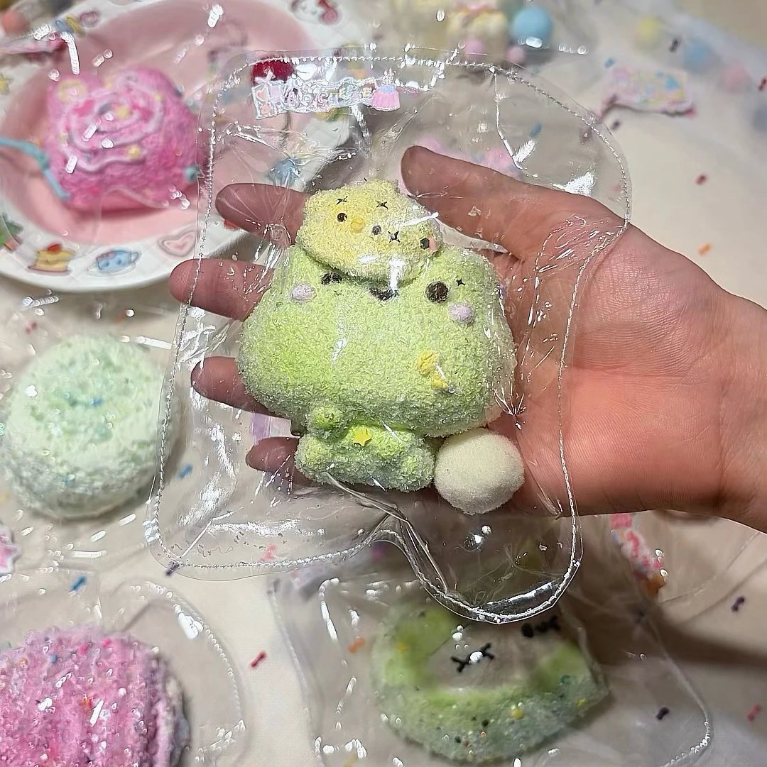 90026 No Cheese Monster Flocked Happy Frog (Chewy Cream Texture Series) / 不吃芝士怪 フロック加工ハッピーフロッグ(もちもちクリーム触感シリーズ)