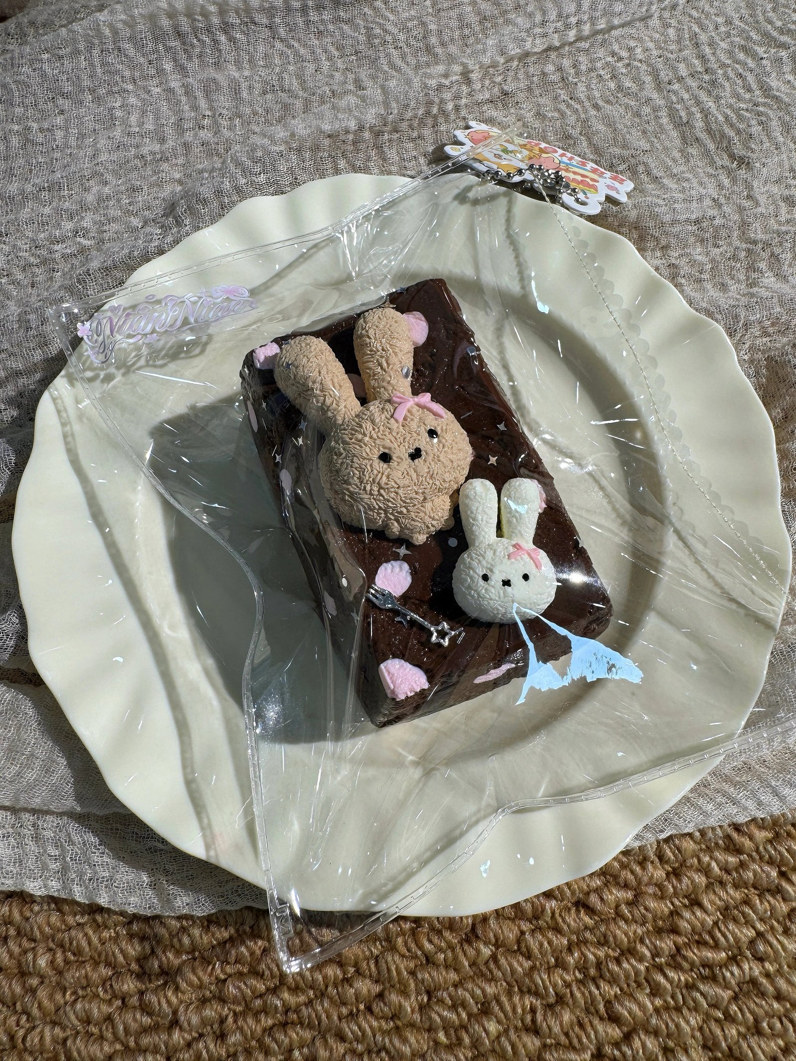 168003 Niannian Nienie Bunny Polka Dot Popsicle (Sticky Clay Texture Series) / 年年的捏捏 うさぎドットアイスバー(ねばねばクレイ触感シリーズ)